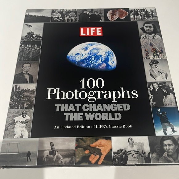 Life 100 Photographs That Changed The World - Picture 1 of 6
